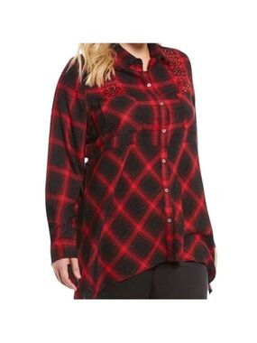 Westbound Plaid Embroidered Top Sharkbite Hem Red/Black Size Womens Small Petite